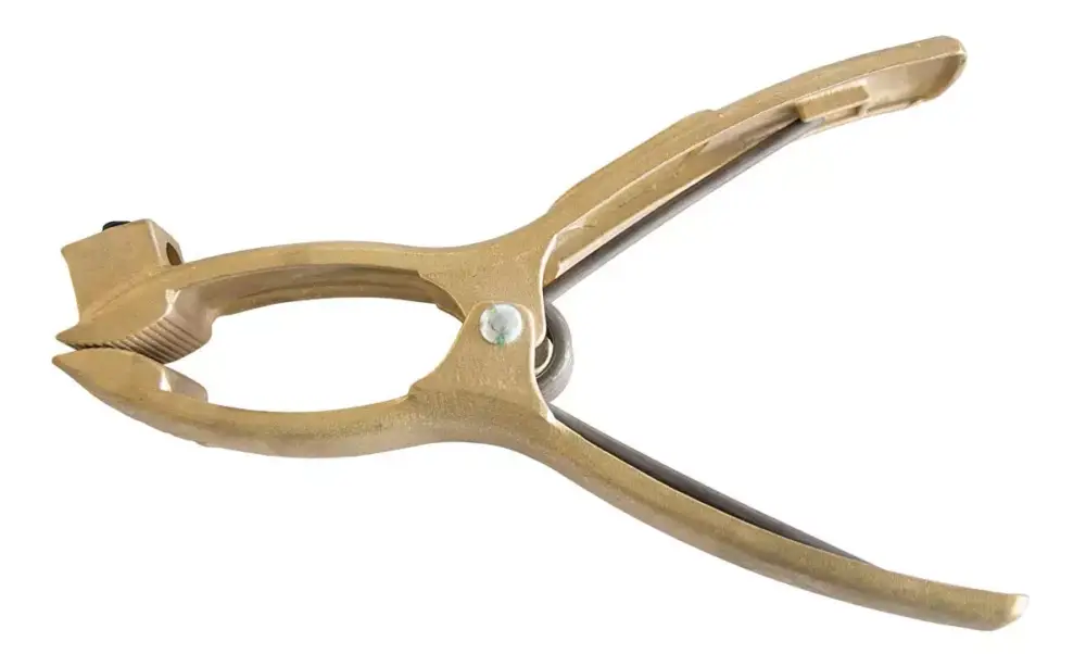 Auftau Masseklemme 'Doc 3' (500 A, 60 % ED), 'Messing'Max. Klemmenöffnung: 90 mmmin. Klemmung: Ø 22mmMax. Kabelquerschnitt: 70mm² Preisreduziert